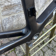 Load image into Gallery viewer, Pinarello Dogma F8
