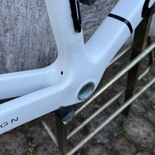 Carica l'immagine nel visualizzatore di Gallery, Cervelo R3
