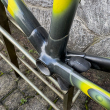 Load image into Gallery viewer, Colnago C40 B-Stay
