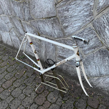 Carica l'immagine nel visualizzatore di Gallery, Malagnini 70s italian handmande
