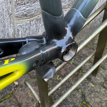 Carica l'immagine nel visualizzatore di Gallery, Colnago C40 HP
