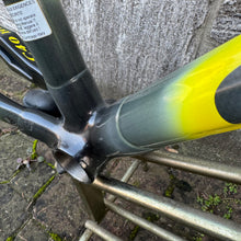 Carica l'immagine nel visualizzatore di Gallery, Colnago C40 HP
