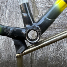 Carica l'immagine nel visualizzatore di Gallery, Colnago C40 HP
