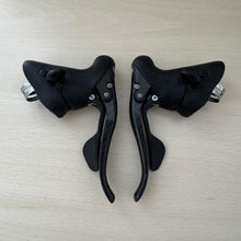 Carica l'immagine nel visualizzatore di Gallery, Campagnolo Record Titanium 10s
