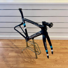 Carica l'immagine nel visualizzatore di Gallery, Pinarello Dogma  F8 X-Light
