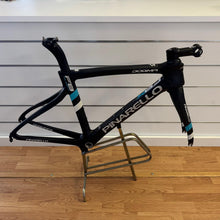 Carica l'immagine nel visualizzatore di Gallery, Pinarello Dogma  F8 X-Light

