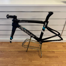 Carica l'immagine nel visualizzatore di Gallery, Pinarello Dogma  F8 X-Light

