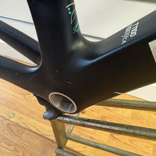 Carica l'immagine nel visualizzatore di Gallery, Pinarello Dogma  F8 X-Light
