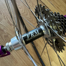 Carica l'immagine nel visualizzatore di Gallery, Zipp 400 FRM hubs
