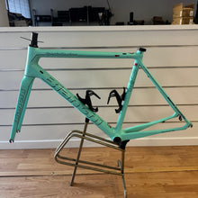 Load image into Gallery viewer, Bianchi Specialissima CV
