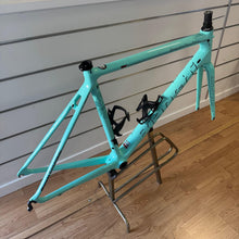 Load image into Gallery viewer, Bianchi Specialissima CV
