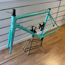 Load image into Gallery viewer, Bianchi Specialissima CV

