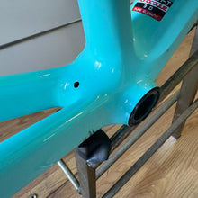 Load image into Gallery viewer, Bianchi Specialissima CV
