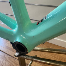 Load image into Gallery viewer, Bianchi Specialissima CV
