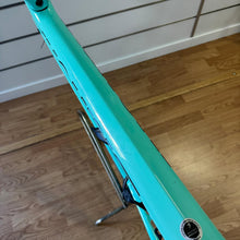 Load image into Gallery viewer, Bianchi Specialissima CV
