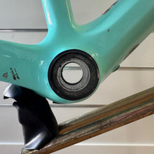 Load image into Gallery viewer, Bianchi Specialissima CV
