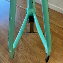 Load image into Gallery viewer, Bianchi Specialissima CV
