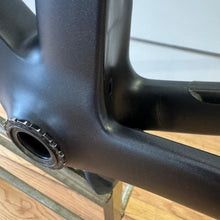 Carica l'immagine nel visualizzatore di Gallery, Colnago Concept
