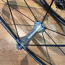 Carica l'immagine nel visualizzatore di Gallery, Shimano Dura Ace WH-7850
