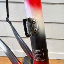 Carica l'immagine nel visualizzatore di Gallery, Colnago Extreme-C
