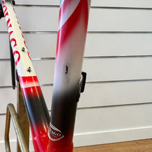 Carica l'immagine nel visualizzatore di Gallery, Colnago Extreme-C
