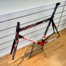 Carica l'immagine nel visualizzatore di Gallery, Colnago Extreme-C
