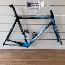 Carica l'immagine nel visualizzatore di Gallery, Colnago Extreme Power
