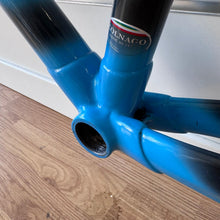 Carica l'immagine nel visualizzatore di Gallery, Colnago Extreme Power
