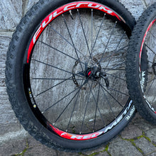 Load image into Gallery viewer, Fulcrum Red Metal 3
