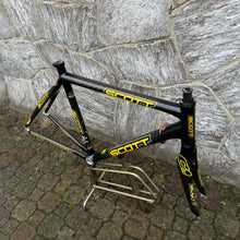 Load image into Gallery viewer, Scott CR1 Saunier Duval Team
