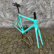 Load image into Gallery viewer, Bianchi Specialissima CV
