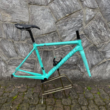 Load image into Gallery viewer, Bianchi Specialissima CV

