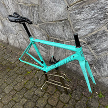 Load image into Gallery viewer, Bianchi Specialissima CV
