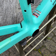 Load image into Gallery viewer, Bianchi Specialissima CV

