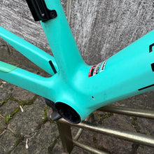 Load image into Gallery viewer, Bianchi Specialissima CV
