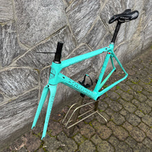 Load image into Gallery viewer, Bianchi Specialissima CV
