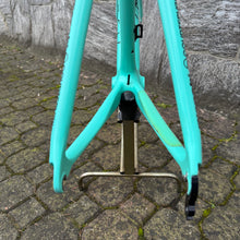 Load image into Gallery viewer, Bianchi Specialissima CV
