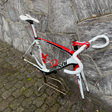 Load image into Gallery viewer, Bianchi Oltre Superleggera Reparto Corse
