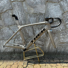 Load image into Gallery viewer, Trek Madone 9.8
