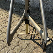 Load image into Gallery viewer, Trek Madone 9.8
