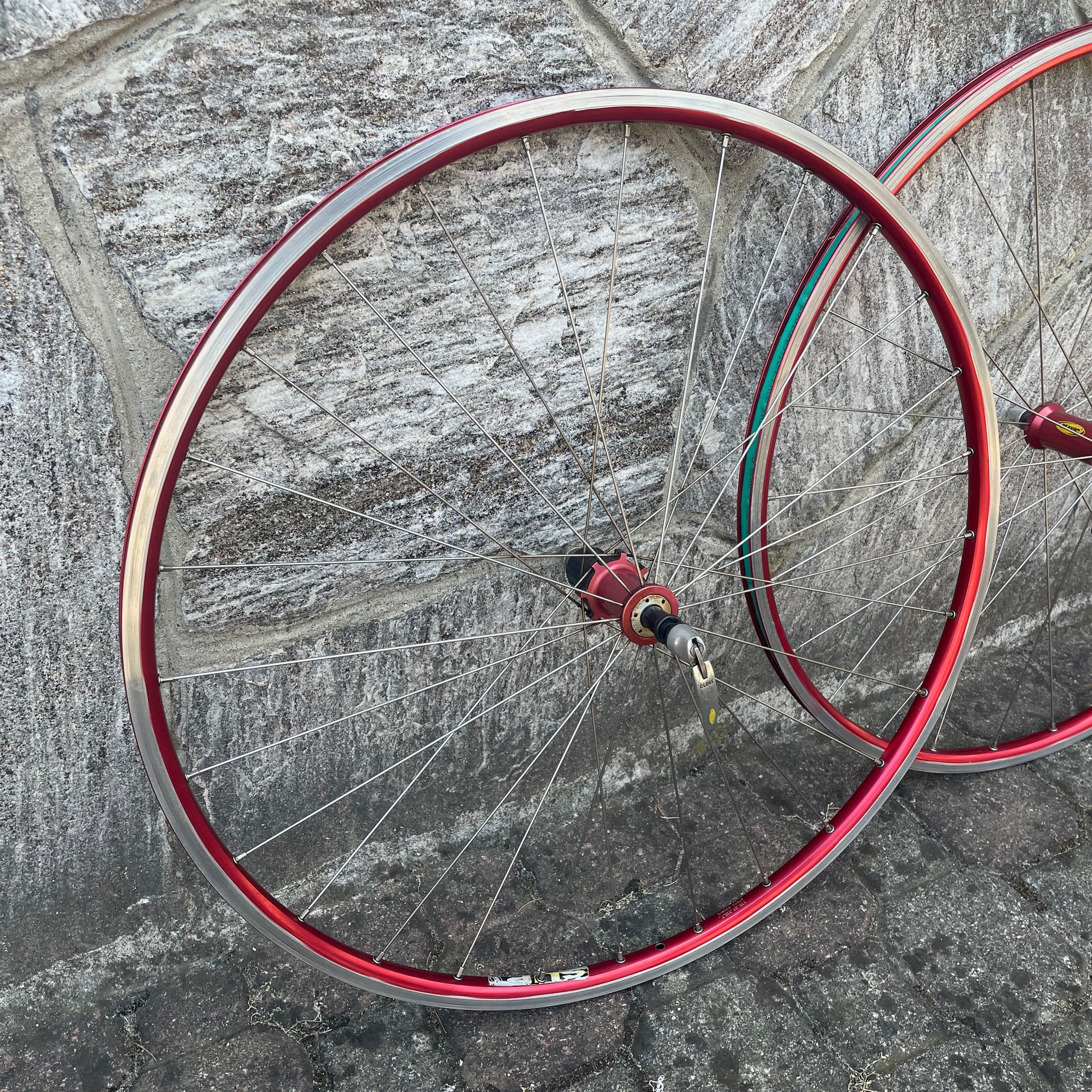 MAVICホイール (HELIUM) Mavic Helium Wheelset / Red / Clincher / 9 Sp – velowizard.com