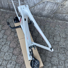 Load image into Gallery viewer, Trek Madone 9.9 RSL
