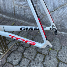 Load image into Gallery viewer, Giant TCR Advanced SL
