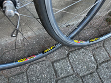 Carica l&#39;immagine nel visualizzatore di Gallery, Mavic Sup UB Control - Campagnolo Record hubs

