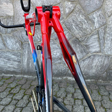 Load image into Gallery viewer, Colnago C40
