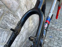 Load image into Gallery viewer, Trek Elite 9.8
