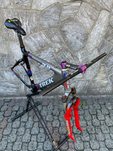 Load image into Gallery viewer, Trek Elite 9.8
